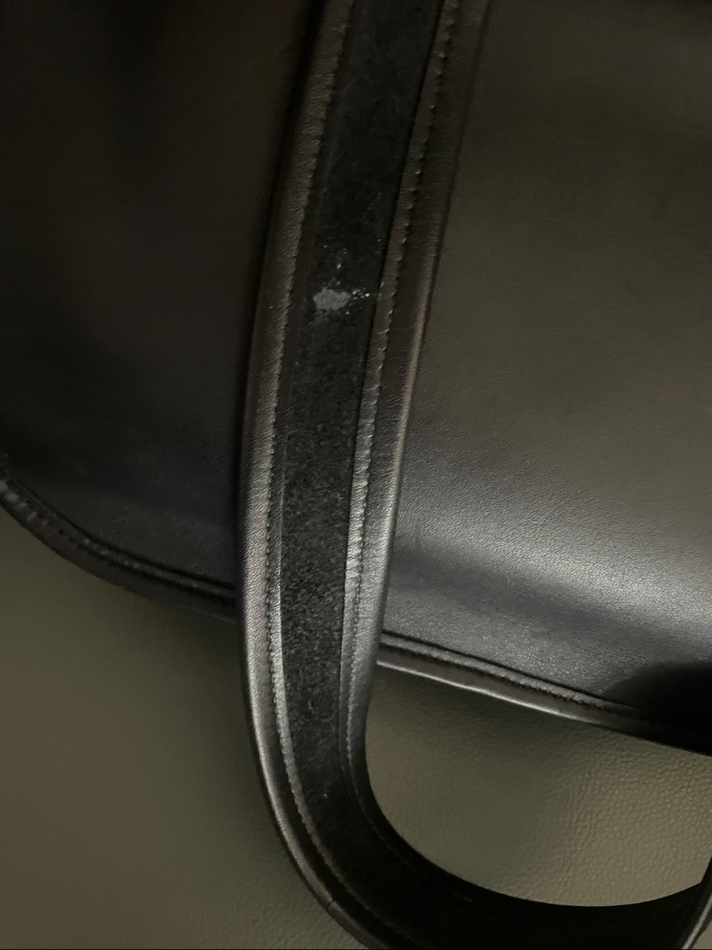 vintage black leather Coach Patricia Legacy bag with a classic flap closure and - Picture 5 of 13
